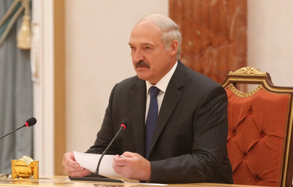 Лукашенко заявил, что в патриотическом воспитании среди граждан Белоруссии большой пробел.