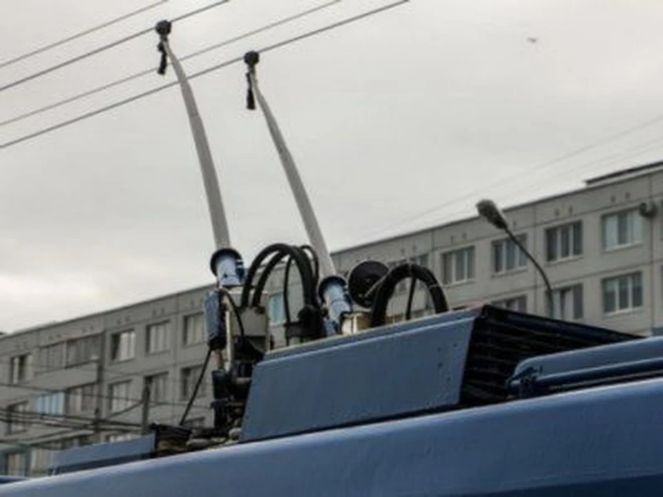Требовавший починки кабель соединяет одну из тяговых подстанций УКТ с контактной сетью