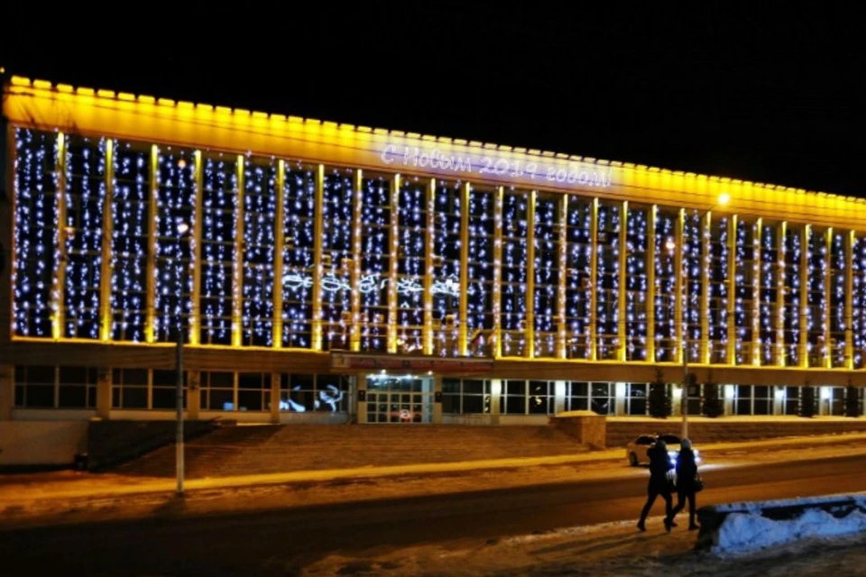 На фасаде также разместят вывеску «С Новым годом». Фото: zakupki.gov.ru
