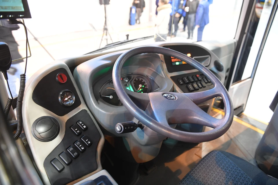 Первыми автобусы с неисправным рулевым управлением заметили сотрудники УГИБДД города.