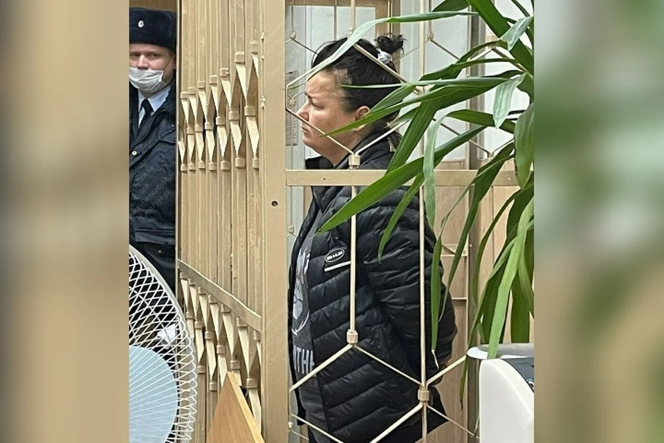 Суд отправил в СИЗО петербурженку,которая ворвалась в спортклуб с банкой пороха и грозилась взрывом. Фото: объединенная пресс-служба судов Санкт-Петербурга