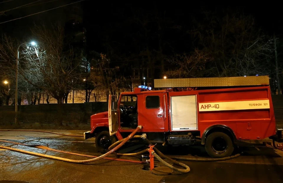 Один человек погиб при пожаре в жилом доме в Москве