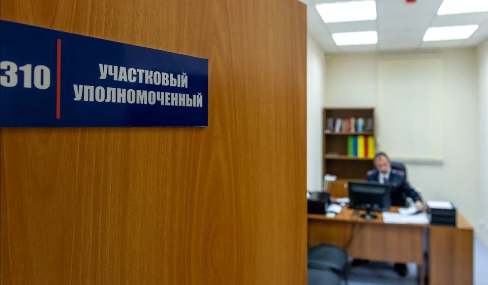 В полиции продолжают поиски мошенников, в чьи руки попал омский пенсионер.
