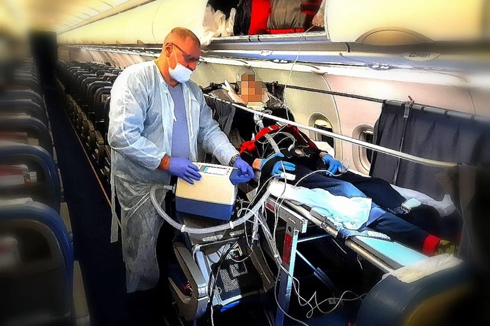 В Кузбассе впервые пациента на ИВЛ эвакуировали регулярным авиарейсом. Фото: Минздрав Кузбасса