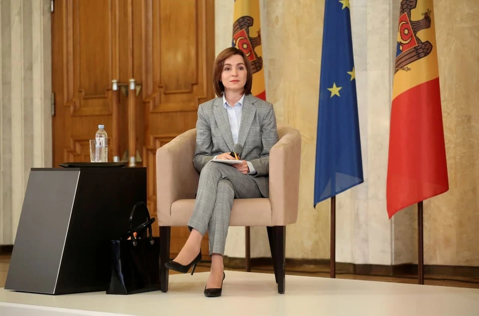 Молдавский парламент одобрил сокращение президентских полномочий Санду