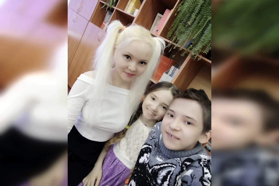 Дарина Азизова собирает деньги на лечение младшего брата