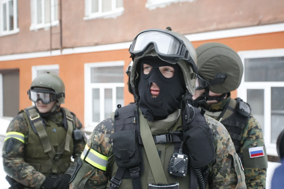 Трое вооруженных нарушителей пытались перейти границу РФ из Украины