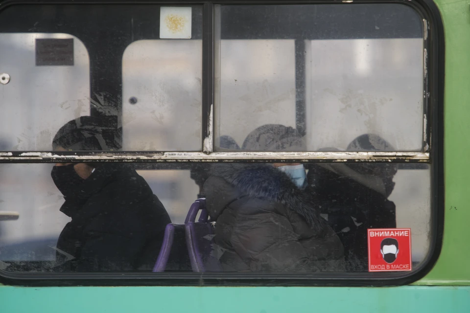 Власти проверили соблюдение масочного режима в автобусах