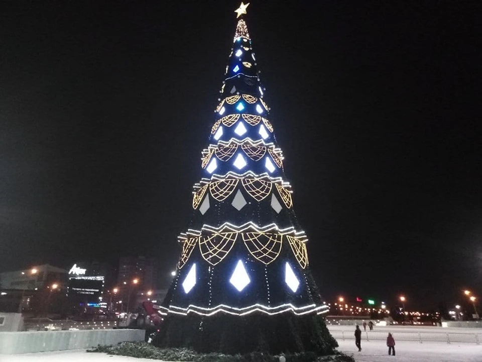 Пермская одинокая зеленая красавица уже стоит в полный рост.