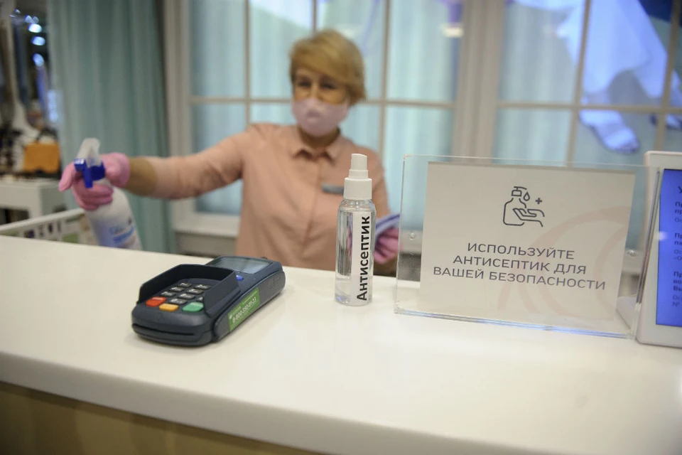 Специалисты Роспотребнадзора в текущем году составили уже 548 протоколов об административной ответственности за несоблюдение правил профилактики в организациях области.