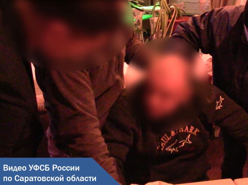 Задержание подозреваемого в попытке подкупа сотрудника УФСБ. Кадр из оперативного видео