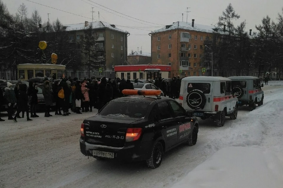 В Кемерове эвакуировали студентов крупного вуза. Фото: "Регион 42"/ vk.com