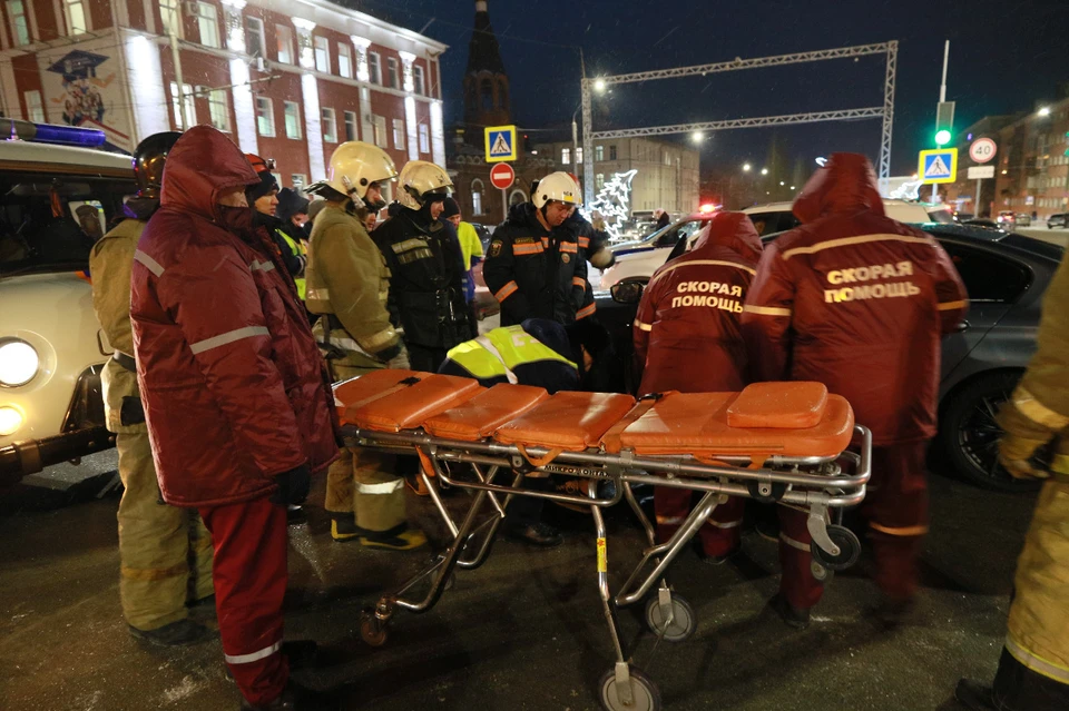 Мужчину увезли в больницу