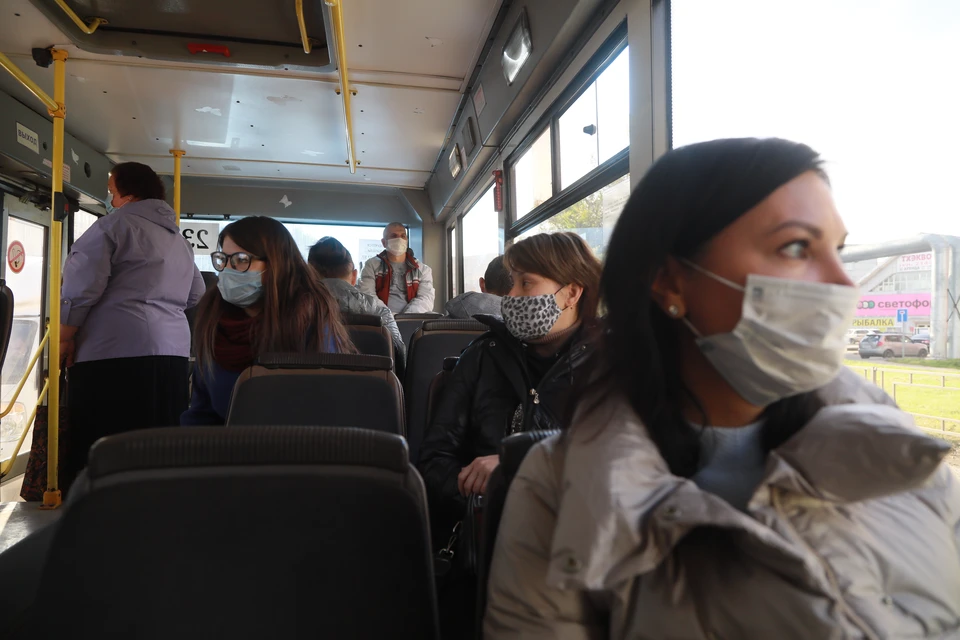 Омичи не в первый раз принципиально отказываются надевать маски в общественном транспорте.