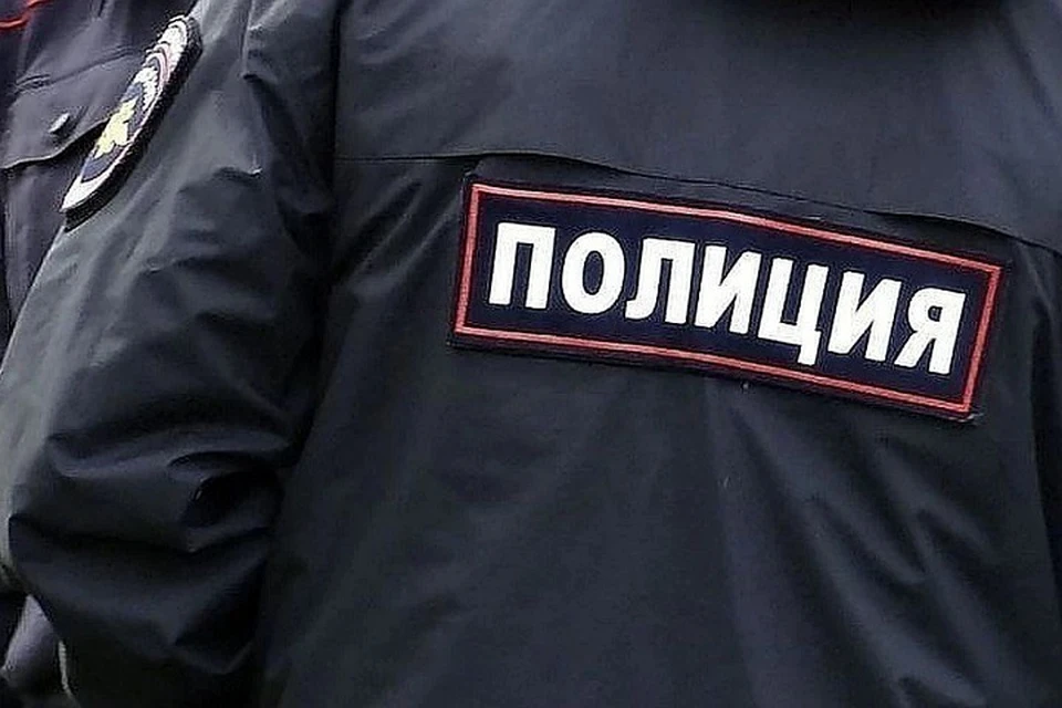 Полицейские задержали мужчину с самодельным "пистолетом" во время патрулирования улиц. ФОТО: пресс-служба ГУ МВД по Ростовской области.