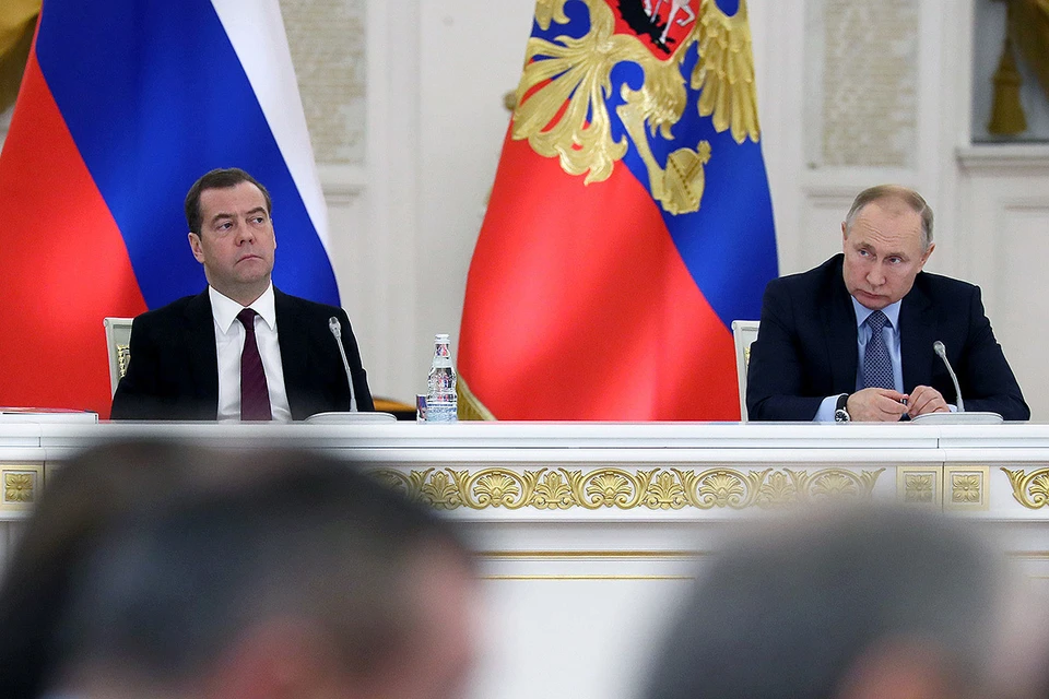 Дмитрий Медведев и Владимир Путин на заседании Государственного совета РФ. Фото: Екатерина Штукина/POOL/ТАСС