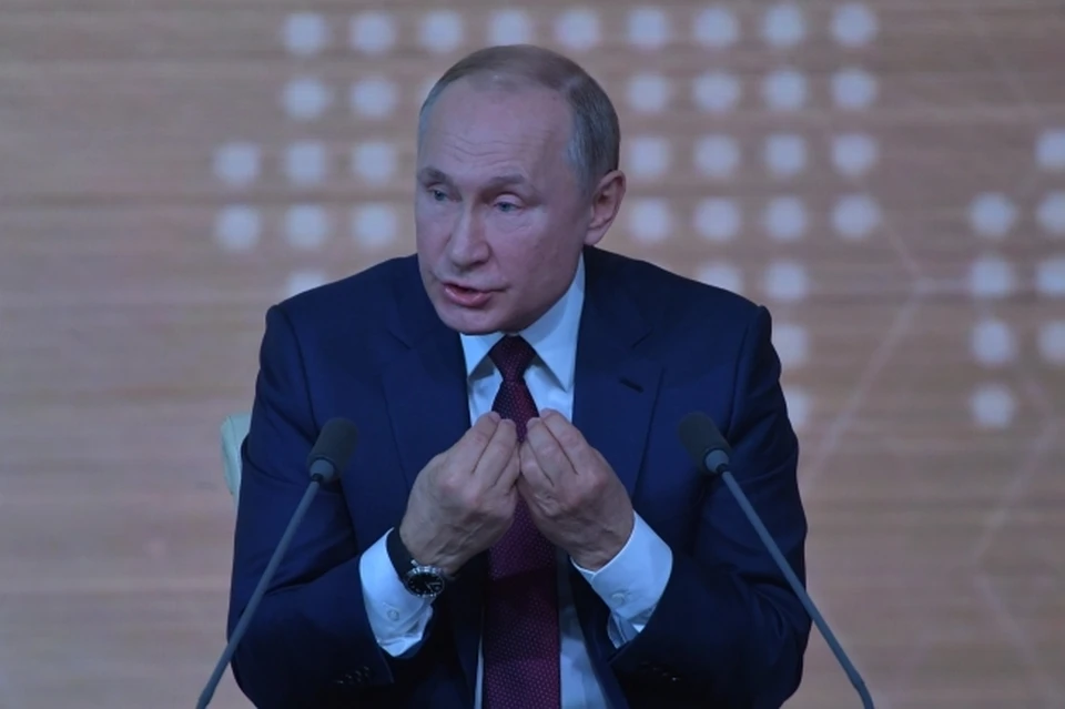 Путин призвал добиться реального прогресса в жизни людей, а не на бумаге