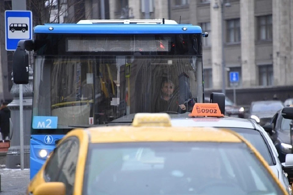 На новогодние праздники службы такси в Донецке повысили тарифы