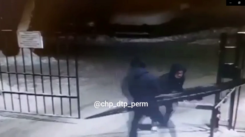 Кадр видео ЧП ДТП Пермь.