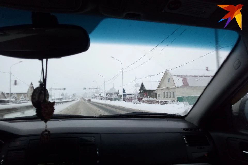 Очевидцы сообщают: под Тверью на трассе М-10 в сторону Санкт-Петербурга сложная дорожная обстановка.