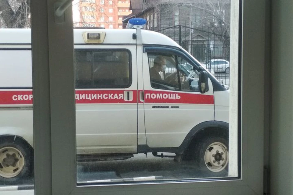 Двое москвичей пострадали после катания на горке.