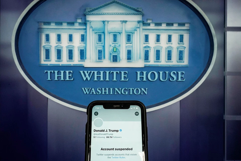 Аккаунт президента США в этой соцсети заблокирован бессрочно