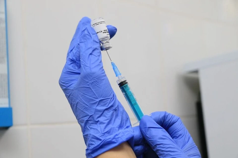 Вакцинация продолжается.