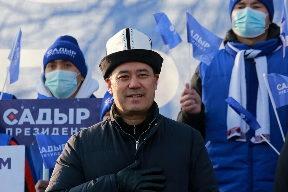 Садыр Жапаров избран президентом - за него проголосовали почти 80 процентов избирателей. Он также возглавит и правительство. Фото: EPA/ТАСС