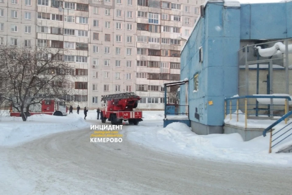 В МЧС назвали причину пожара в торговом центре Кемерова. ФОТО: vk.com, "Инцидент Кемерово"
