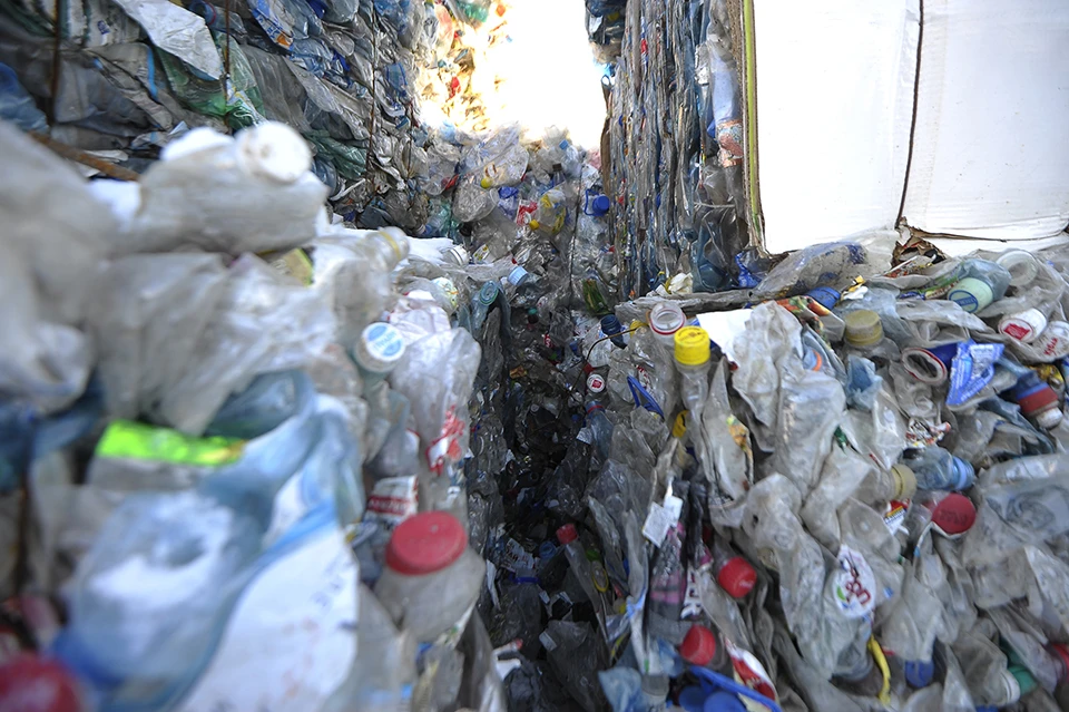 Пластик - одна из главных экологических проблем XXI века.