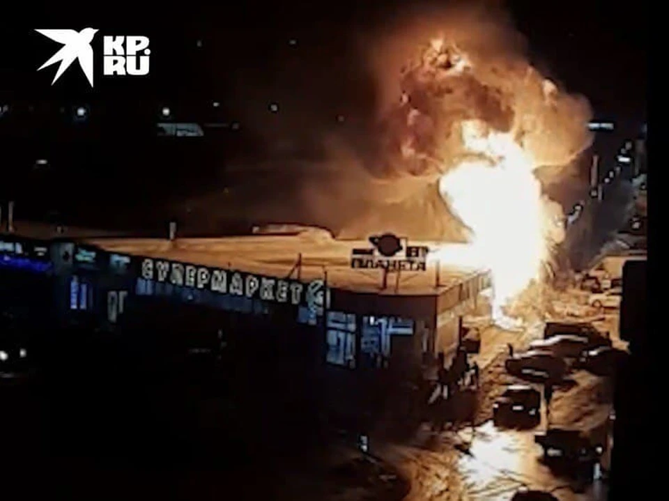 Момент взрыва на цветочном рынке Краснодара
