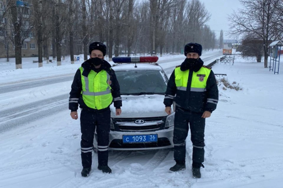 Лейтенант полиции Сергей Пономарев и старший лейтенант полиции Денис Мосоров