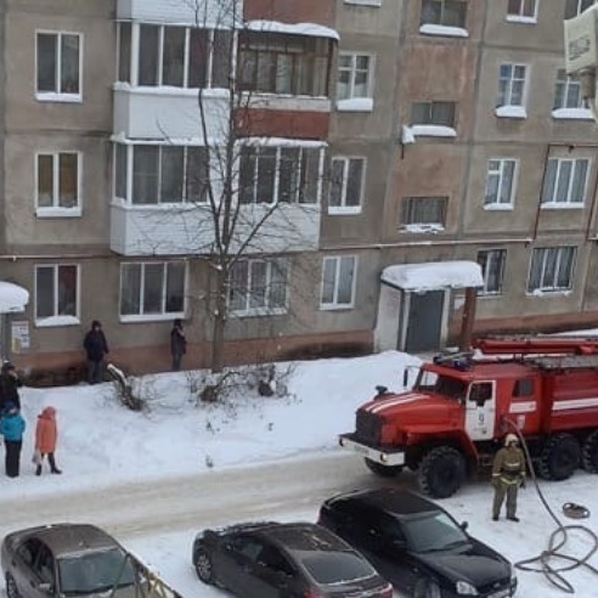 «Дети чуть не сгорели заживо». В Пермском крае многодетная мама спасла на  пожаре пятерых чужихмалышей - KP.RU