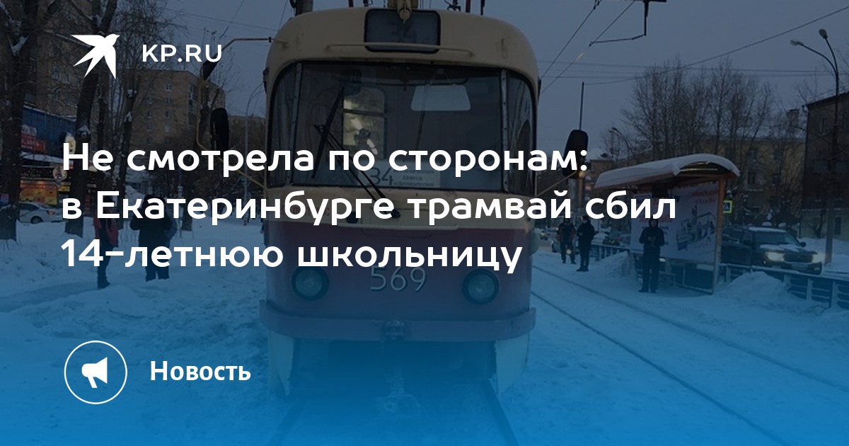 Подсматривает за русской задницей в общественном туалете