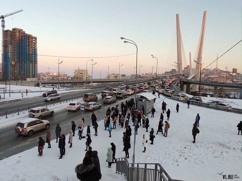 Завтра во владивостоке. Снег во Владивостоке 2021. Владивосток в январе. Каток в центре Владивостока 2021. Владивосток зима 2021.