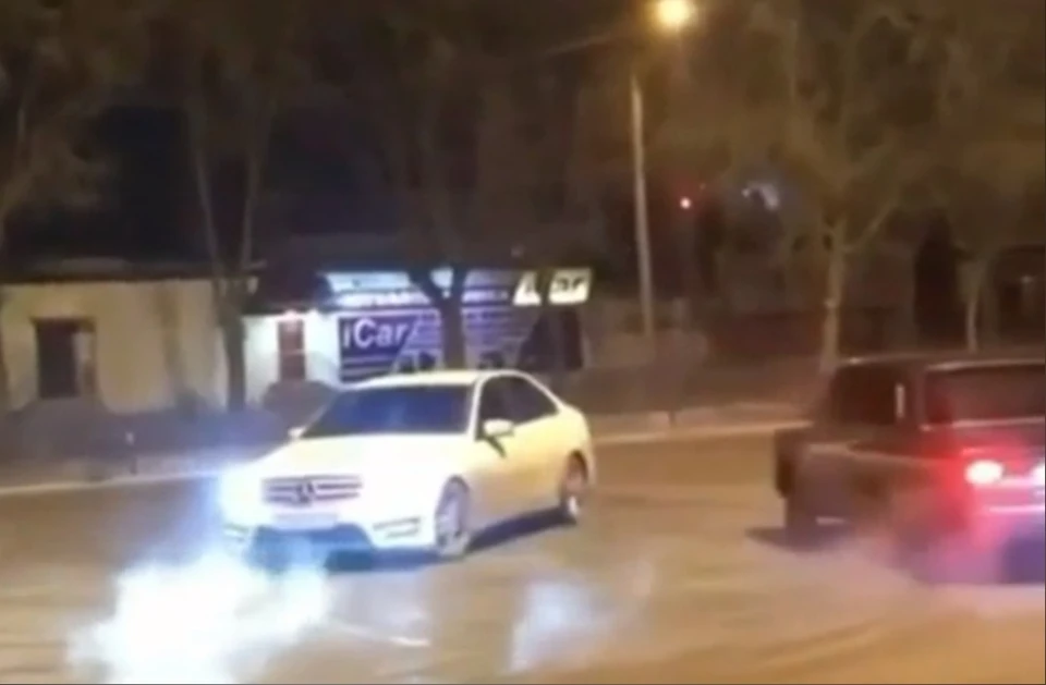 Дрифтовали 11 автомобилей