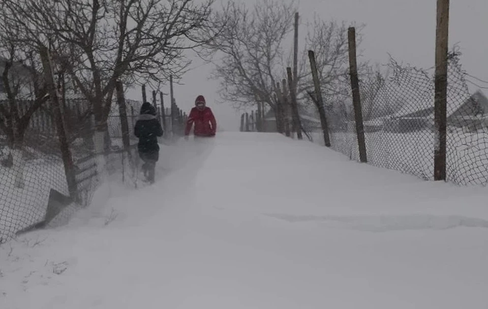 В некоторых районах Молдовы еще в среду снега было по колено. Штефан-Водэ. Фото: соцсети
