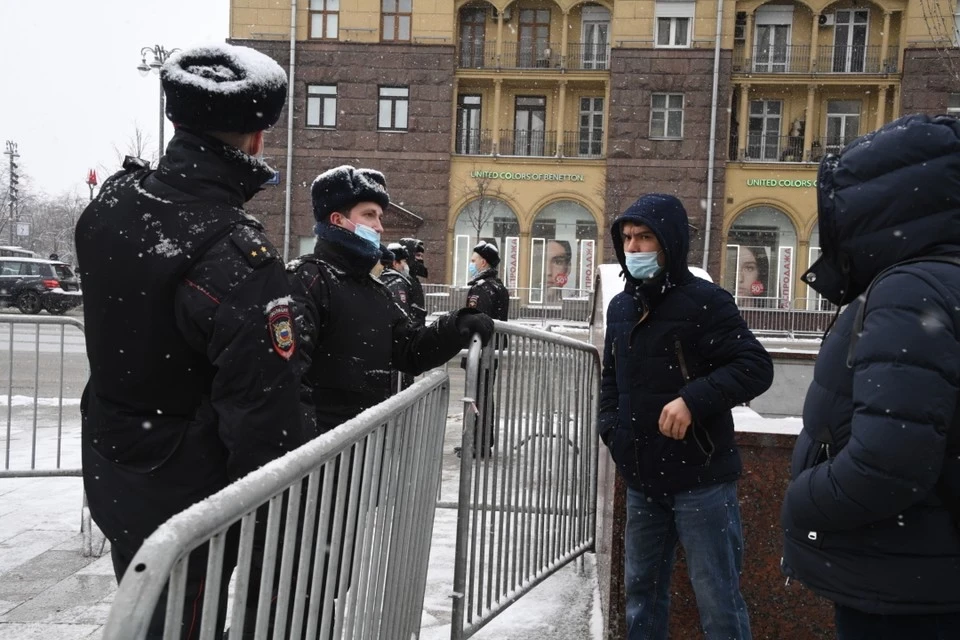 ОНК: на незаконной акции в Москве задержали около 150 человек