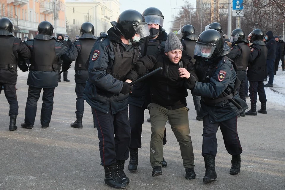 Акция протеста в центре Москвы выглядит немногочисленной