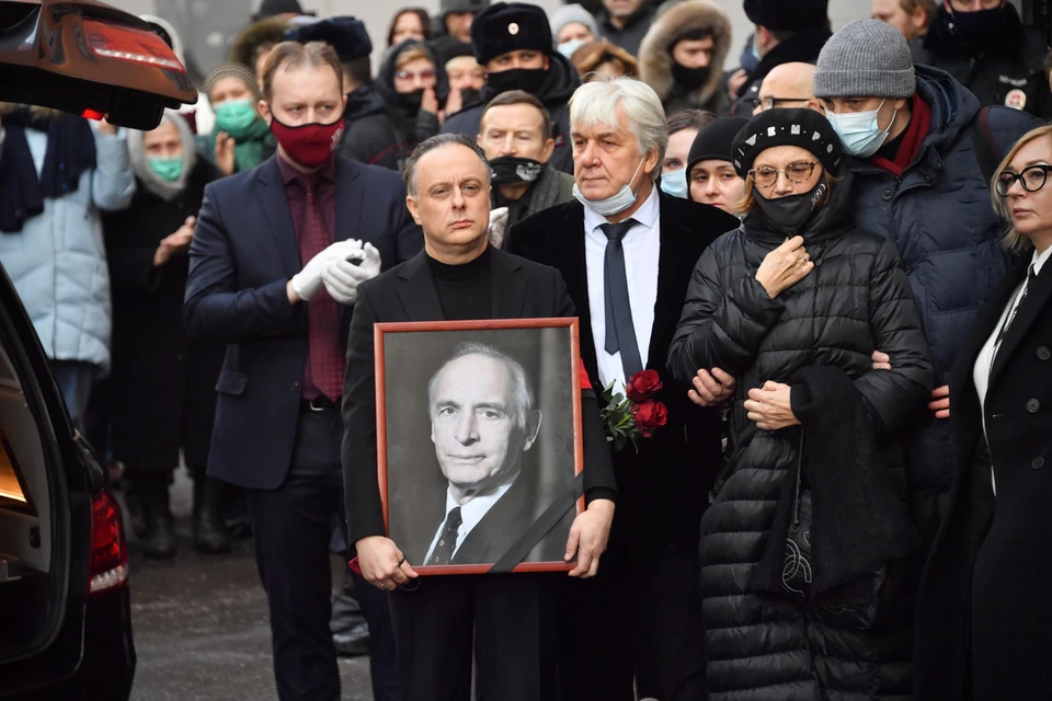 1 февраля народного артиста СССР похоронили на Новодевичьем кладбище