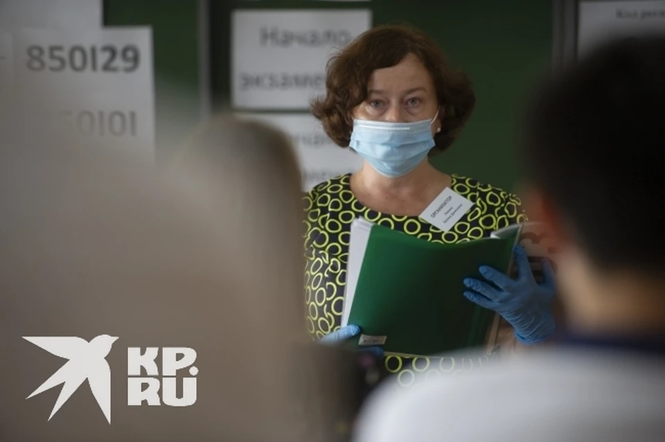 Неужели наступят времена, когда маски носить не нужно будет? Фото из архива "КП".