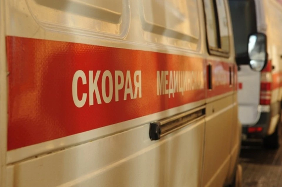 В Кузбассе автомобилистка сдала назад и отправила в больницу мужчину