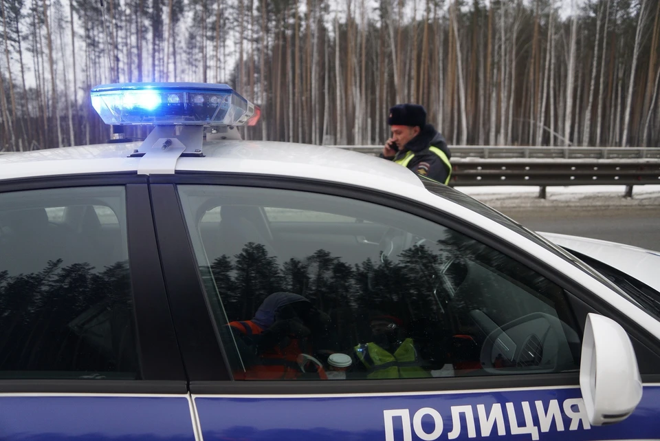 Сотрудники ГИБДД продолжают патрулировать трассы