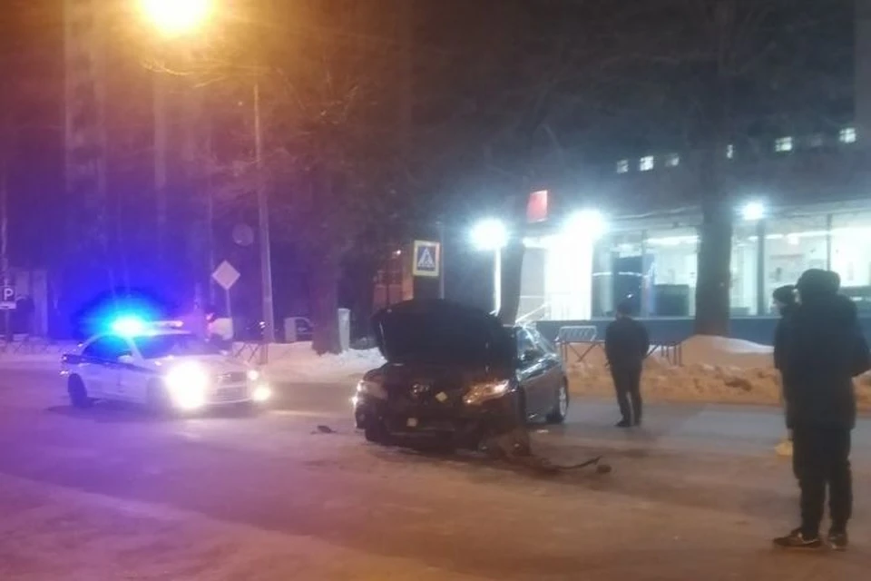 В Ярославле две машины не поделили пустую дорогу