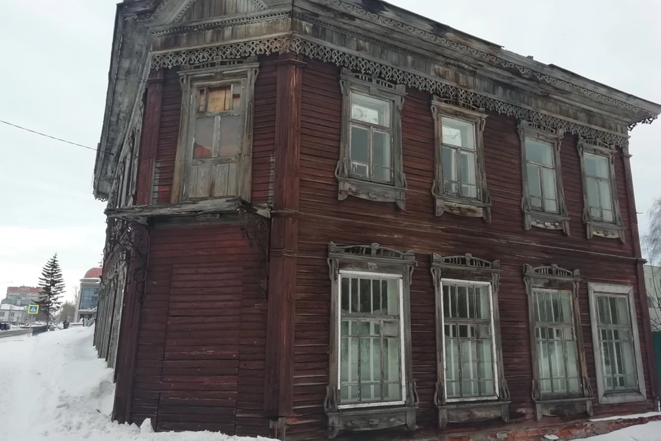 Почти 700 человек уже переселили из аварийного жилья