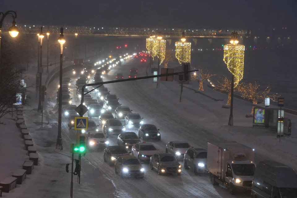Пробки в Москве к утру 13 февраля снова достигли девяти баллов