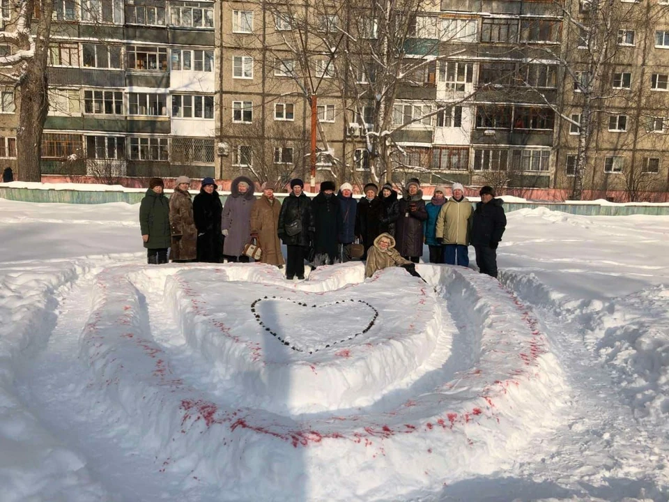 В романтическом оформлении дворов приняло участие 80 человек.