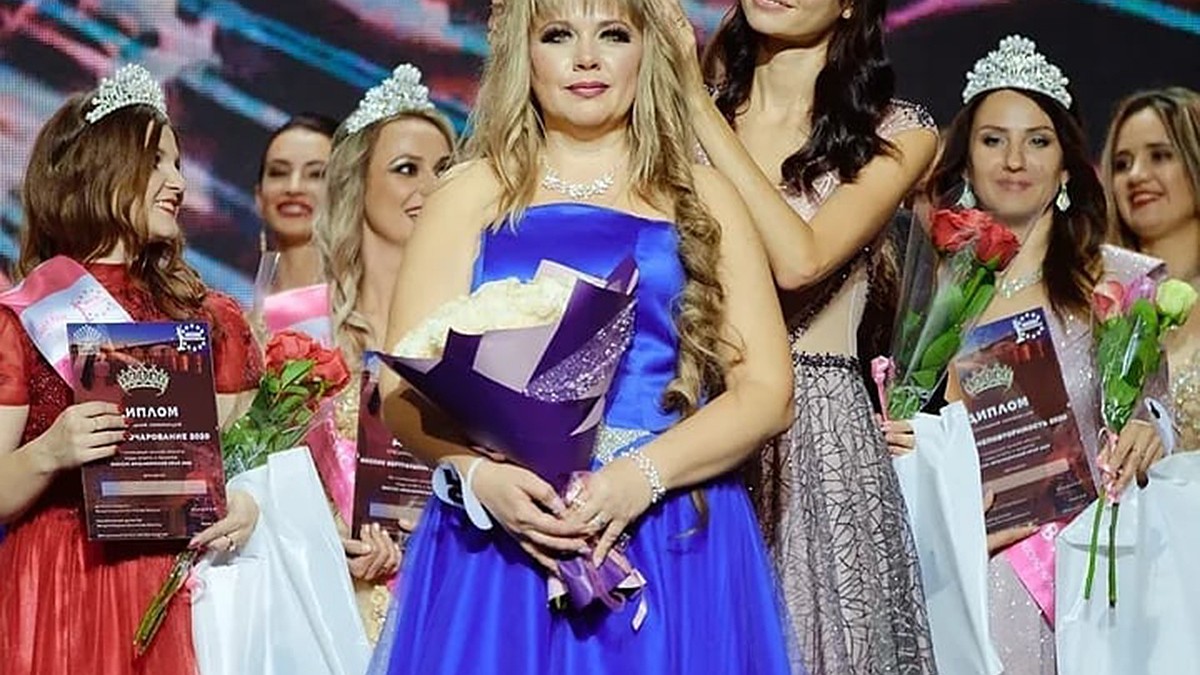 Сегодня Ася В Скромном Платье Была Особенно