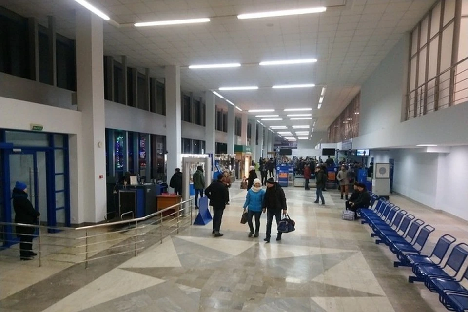 Из-за снегопада работа кемеровского аэропорта оказалась парализована