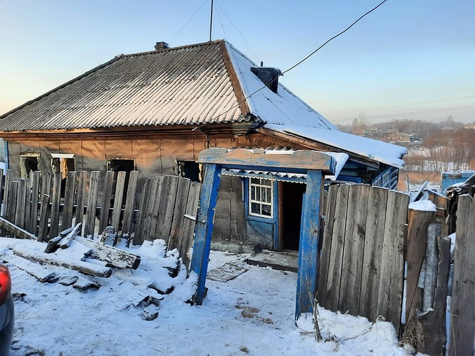Дом и дачу подозреваемый разбирал два дня. Фото: Пресс-служба ГУ МВД России по Кемеровской области.